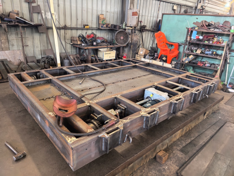 motor-powered robust steel trolley for stone block cutting