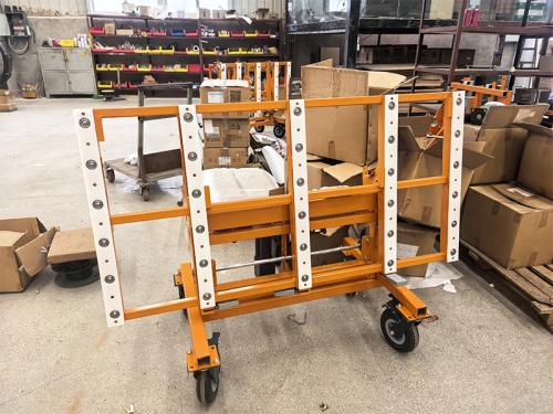 Auxiliary cart to move and install stone sheets